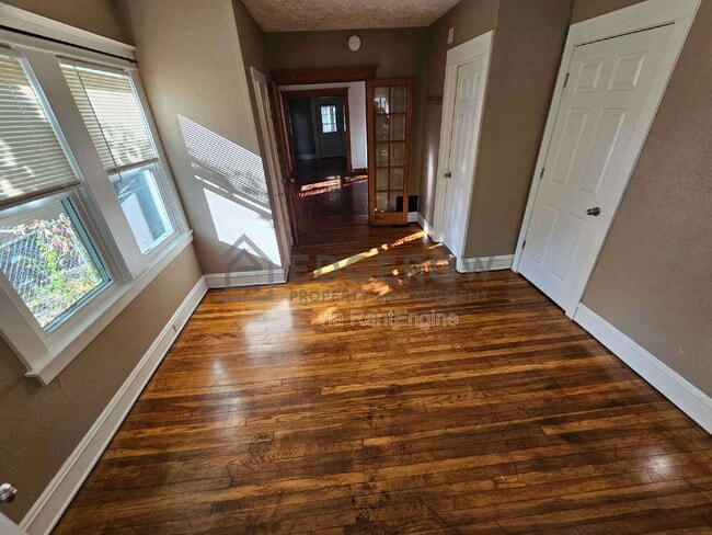 Building Photo - 1522 North Ave NE