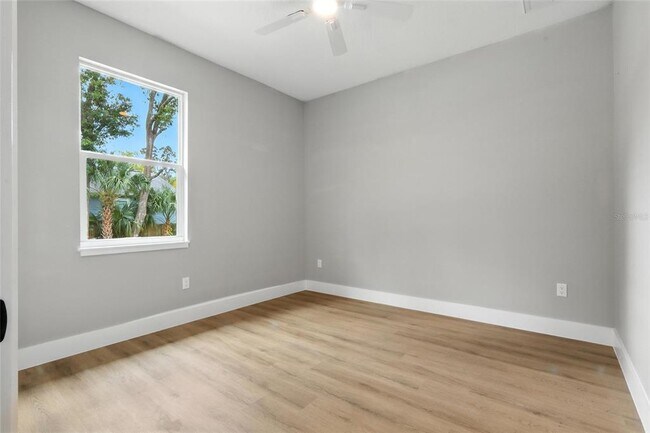 Building Photo - 7000 N 19th St