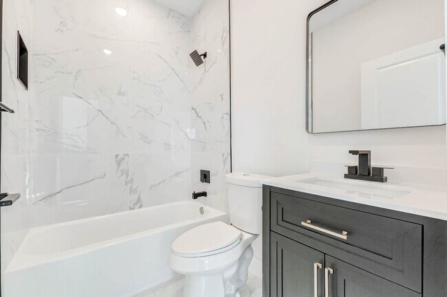 Building Photo - 5636 Dolores St