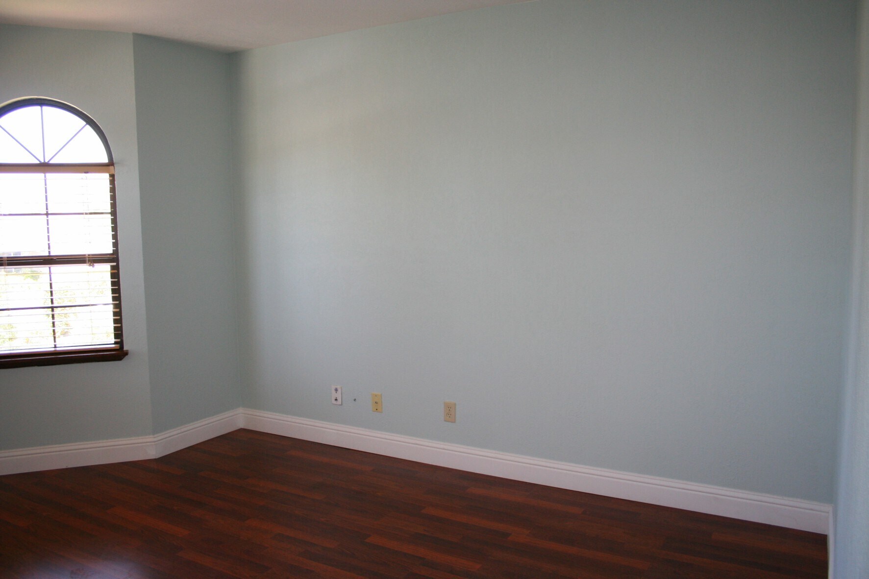 Building Photo - 832 loadstone court