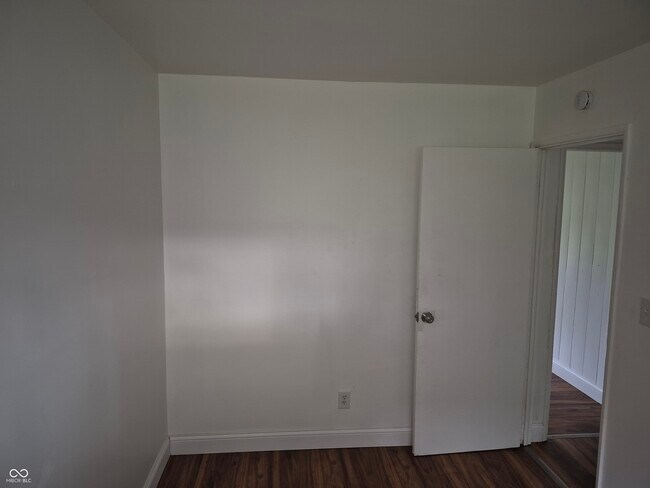 Building Photo - 2725 Kristen Dr W