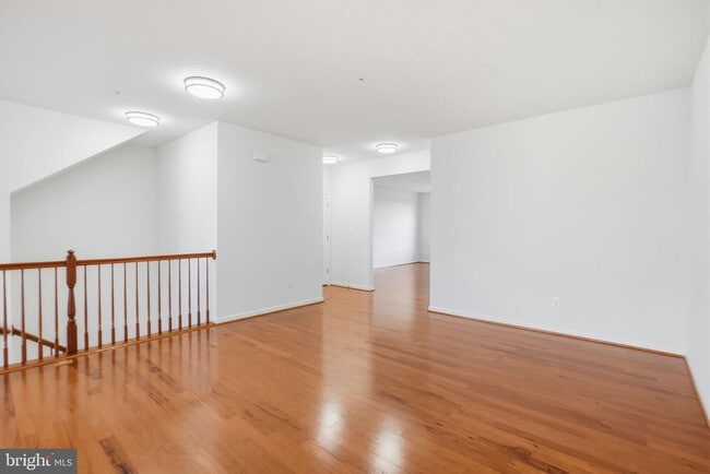 Building Photo - 43849 Kingston Station Terrace