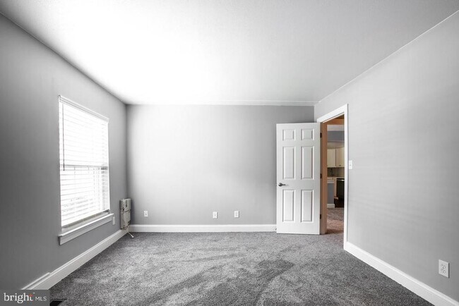 Building Photo - 188 Old Forge Crossing