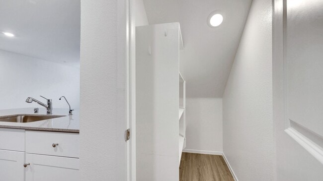 Building Photo - Gorgeous 3 bedroom townhome with attached ...