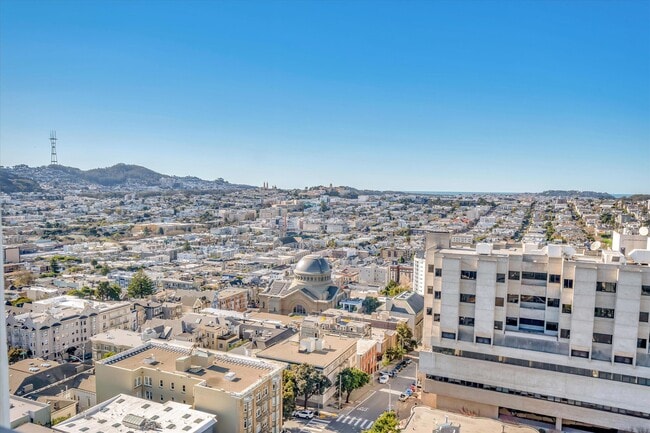 Building Photo - 2200 Sacramento St