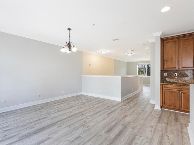 Building Photo - 3028 Waterside Cir