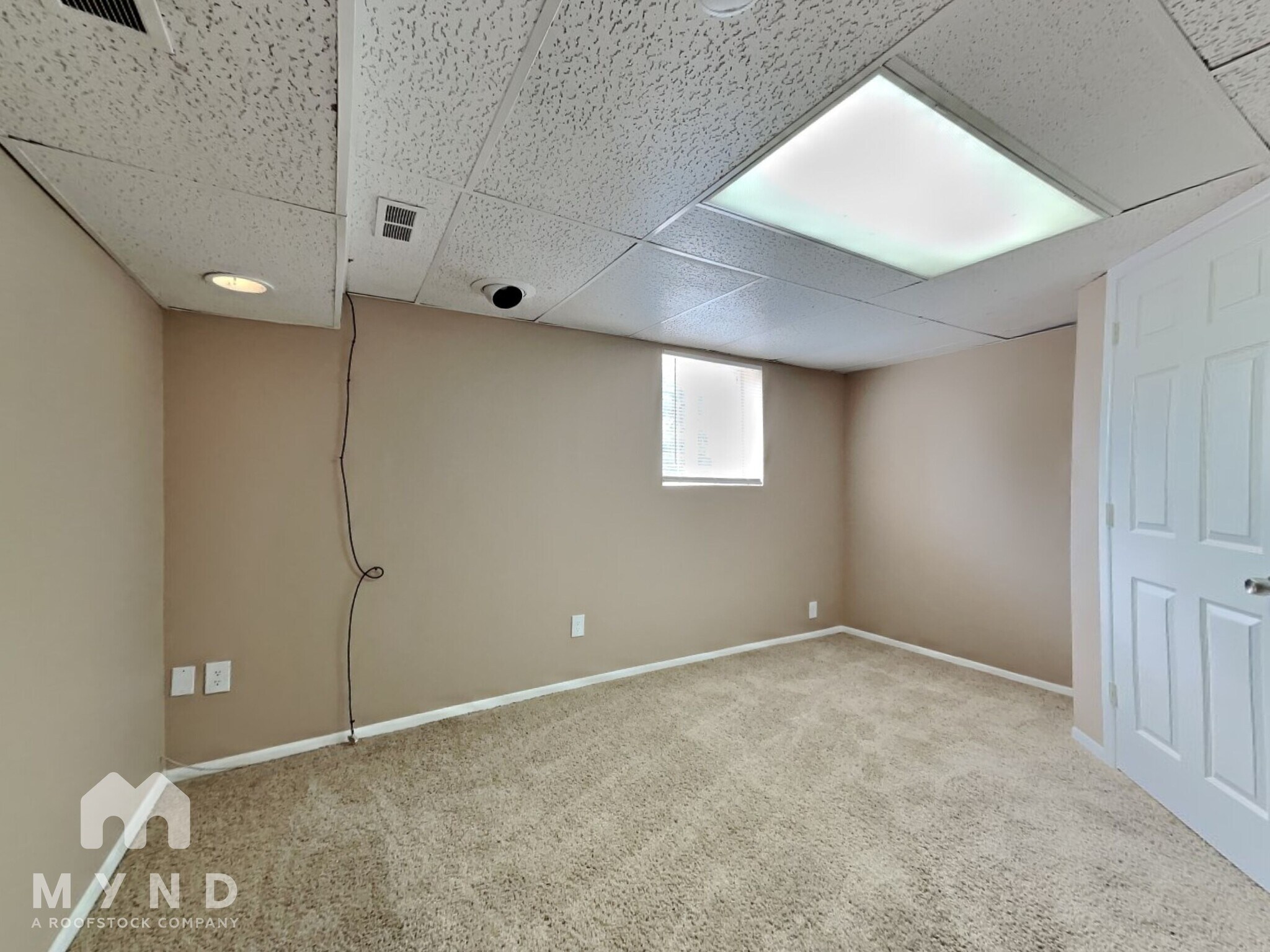 Building Photo - 347 Leona Dr