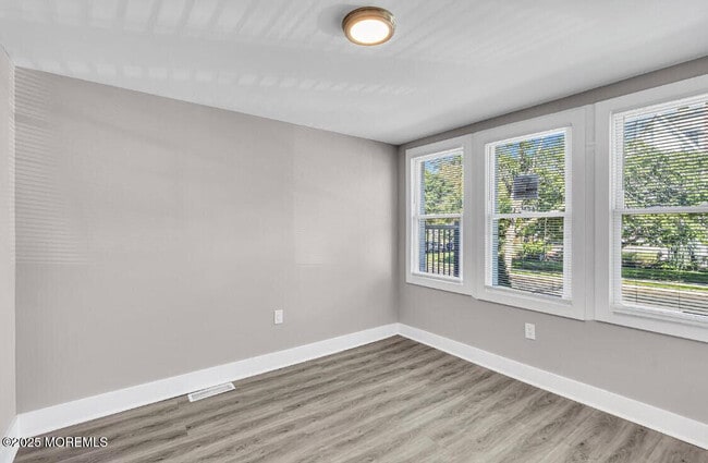 Building Photo - 700 Fifth Ave