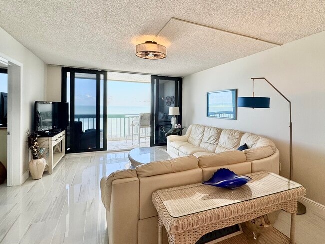 Building Photo - 9940 S Ocean Dr