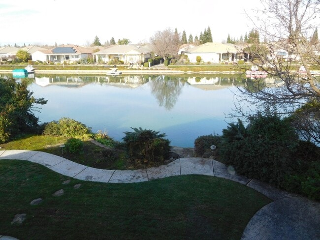 Building Photo - Lakefront 4 bedroom, 3 bath, 3 car  in the Lakeside Community