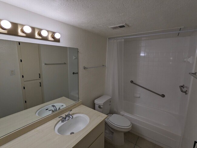 Building Photo - TUCSON - LAS COLINAS