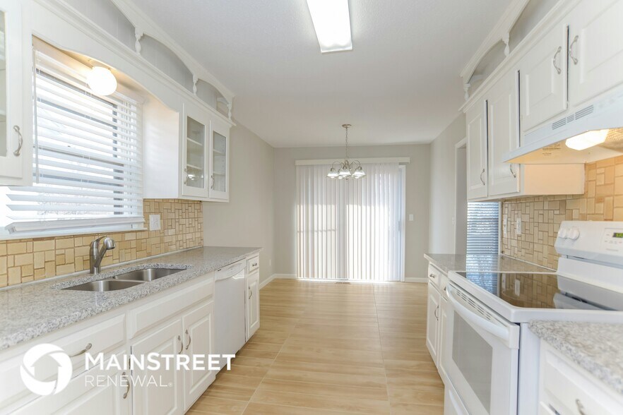 Building Photo - 14513 Laquinta Dr