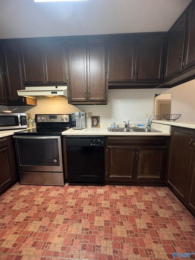 Building Photo - 2137 Belle Grove Dr SW