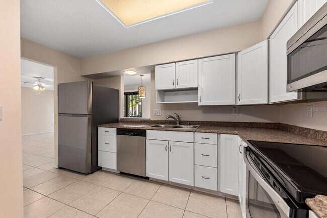 Building Photo - 2232 Bahia Vista St