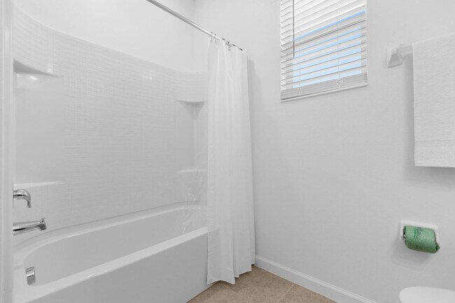 Building Photo - 221 Ballo Dr