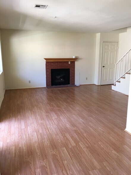 Living Room - 472 S El Molino Ave