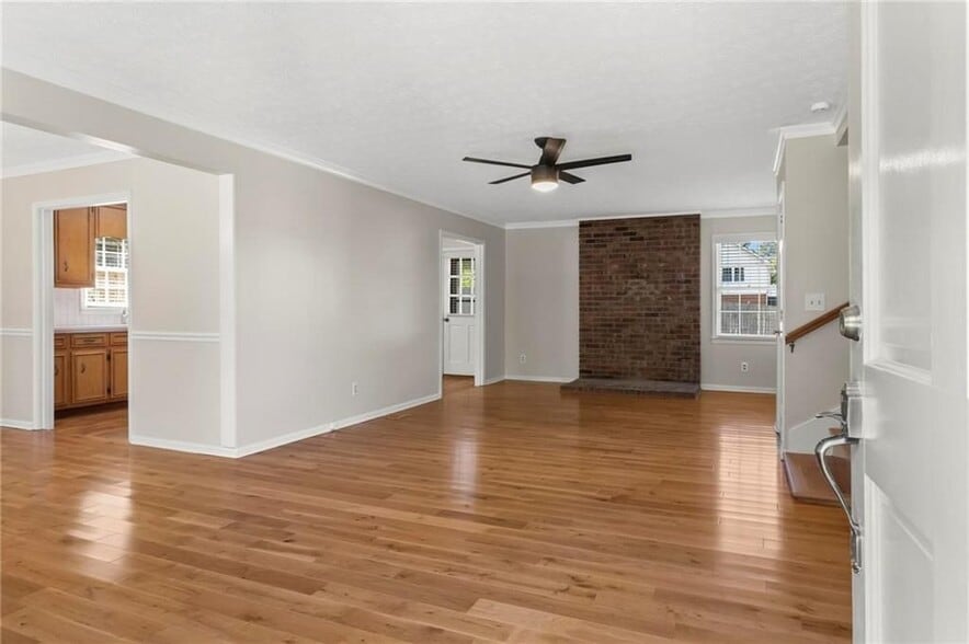 Building Photo - 37 Skyview Cir