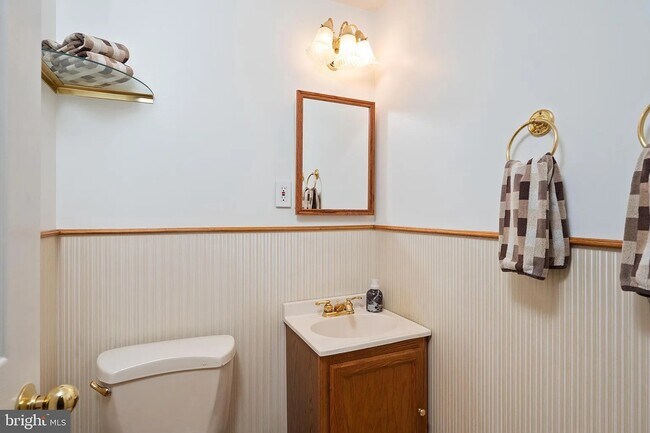 Building Photo - 11503 Vale Rd