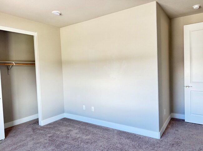 Building Photo - 4 Bedroom | 3 Baths | Single Story | 2290sf | 2 car garage and fenced yard