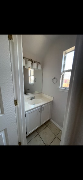 Building Photo - 406 Rustic Stable