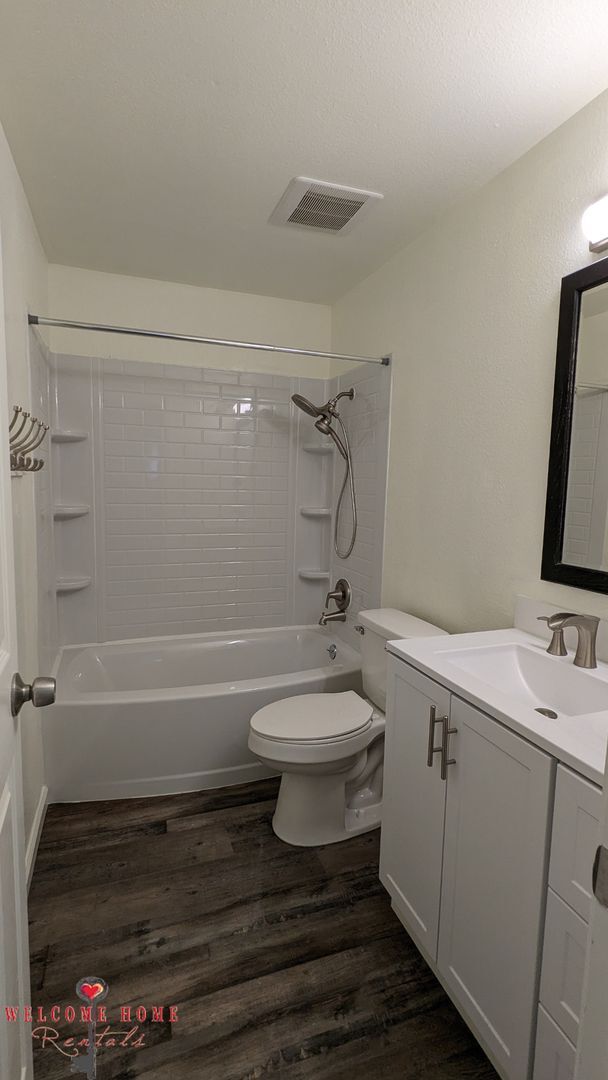 Building Photo - Bryant - 1324A/1324B