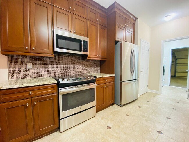Building Photo - Luxury 3 Bedroom  Townhome in South Durham...