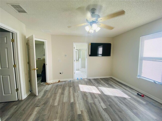 Building Photo - 638 Muskrat Dr