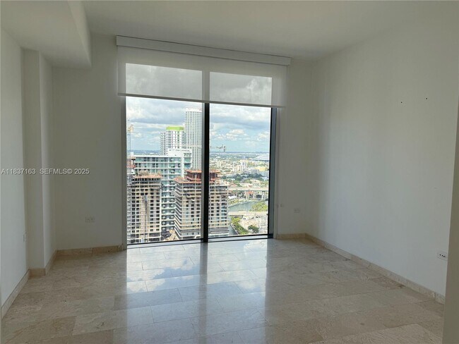 Building Photo - 68 SE 6th St