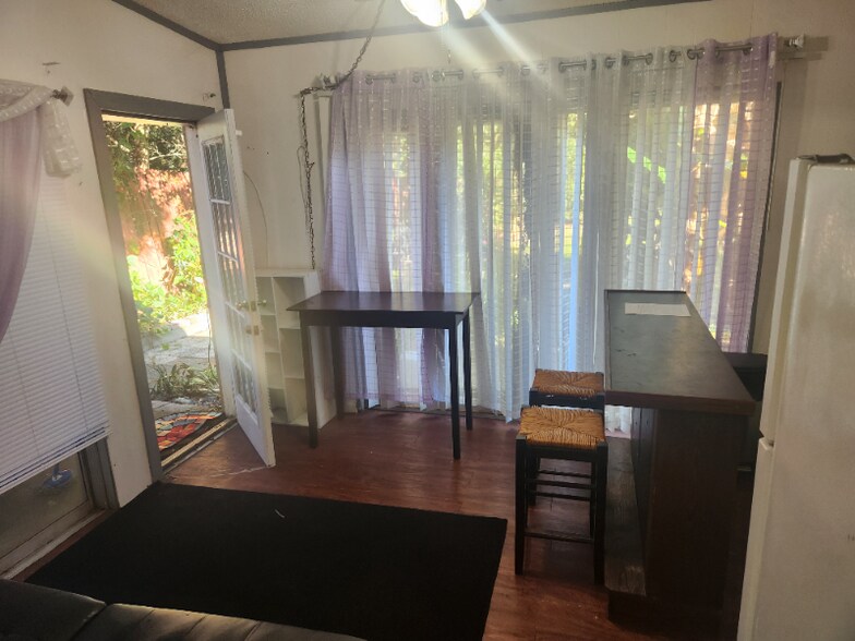 Building Photo - 6411 Randolph Ave