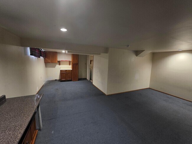 Building Photo - 7006 Finchley Dr
