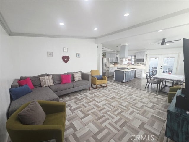 Building Photo - 917 Helmsdale Ave