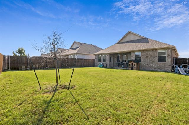 Building Photo - 1701 Lake Grove Dr