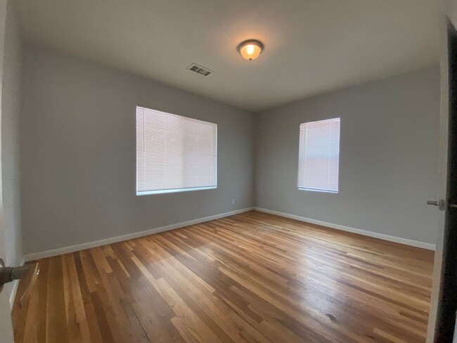 Building Photo - Cute 3 bedroom.  Nob Hill/UNM Location! Cu...