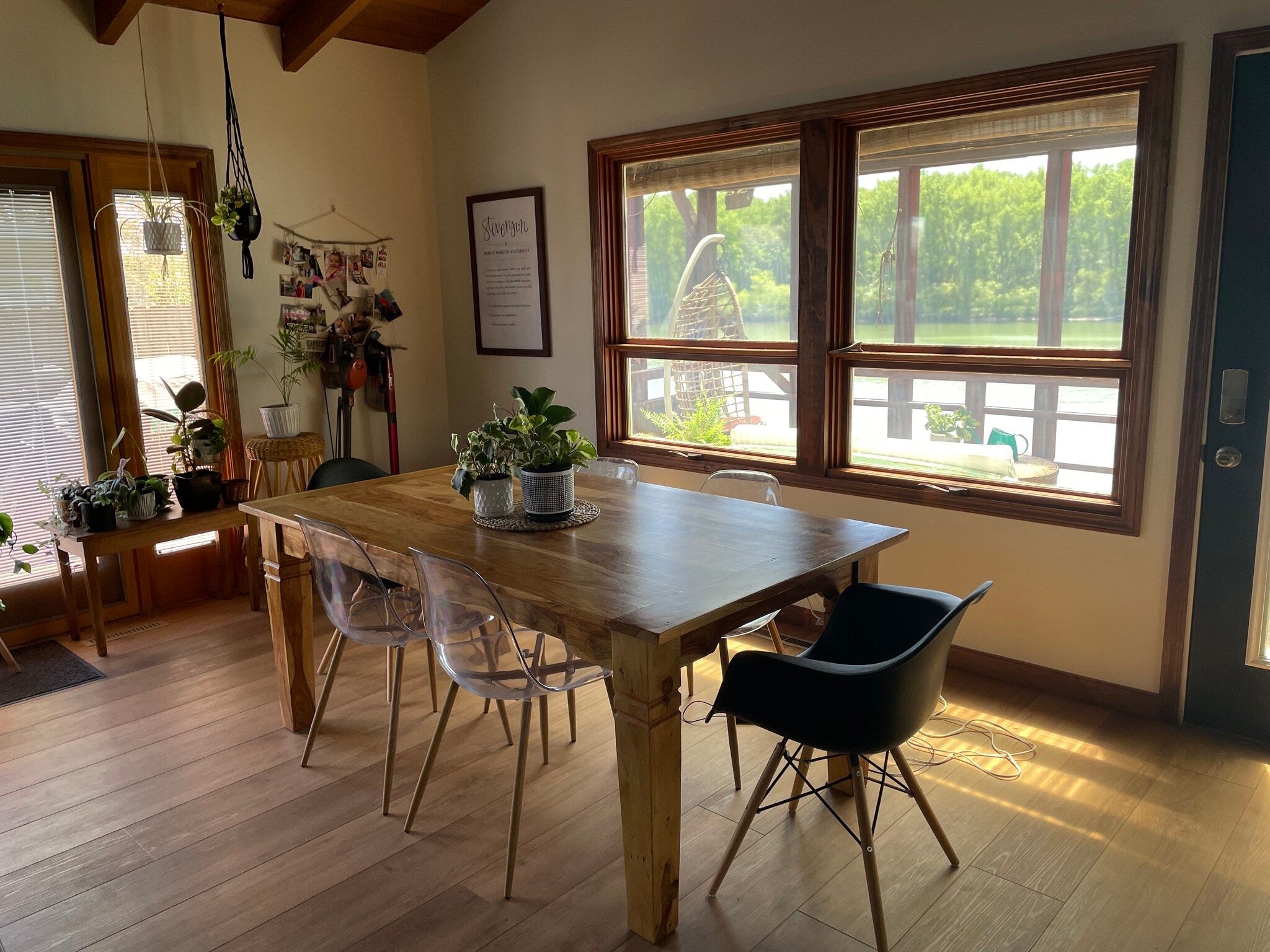 Building Photo - 315 Lakeshore Dr