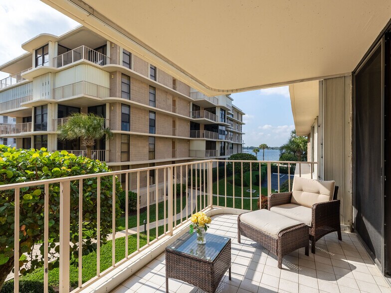 Building Photo - 3200 S Ocean Blvd