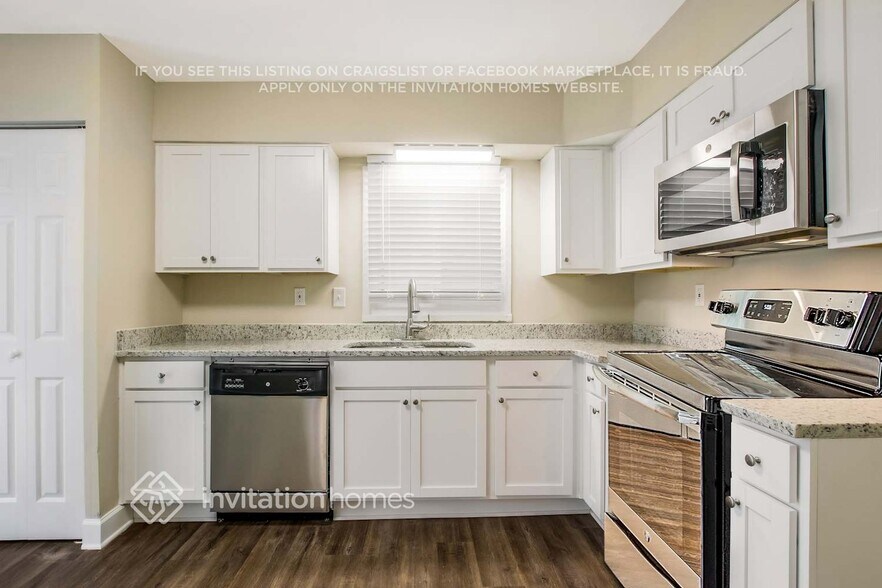 Building Photo - 2740 Bonnybrook Dr SW
