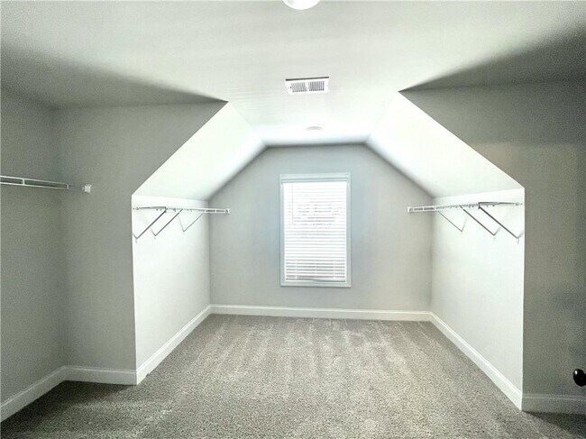 Building Photo - 331 Hudson Chase Ct