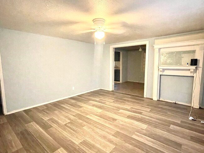Building Photo - 3211 Galveston St