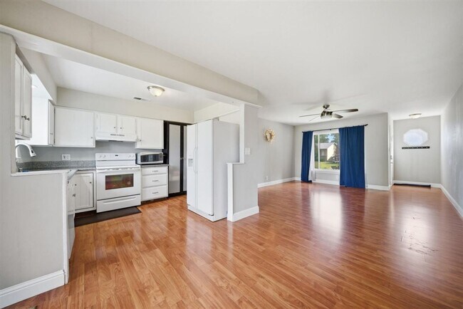 Building Photo - 2612 Ribier Way
