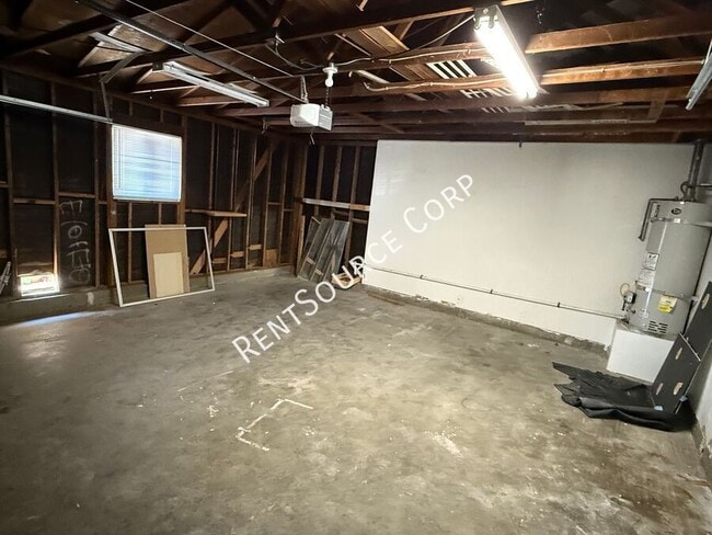 Building Photo - 1311 W Ave J 4