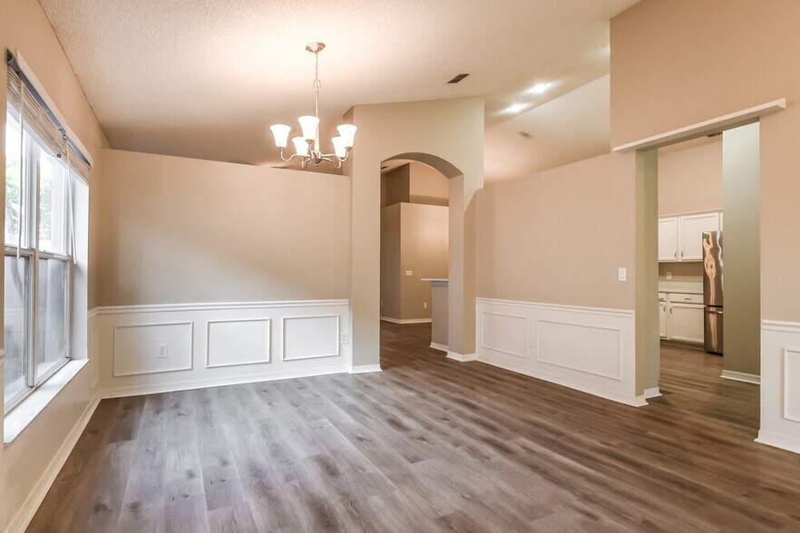 Building Photo - 15849 Green Cove Blvd