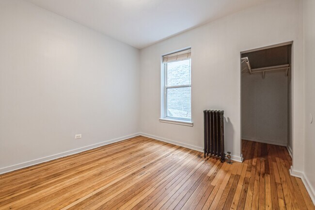 Building Photo - 308 N Kedzie Ave