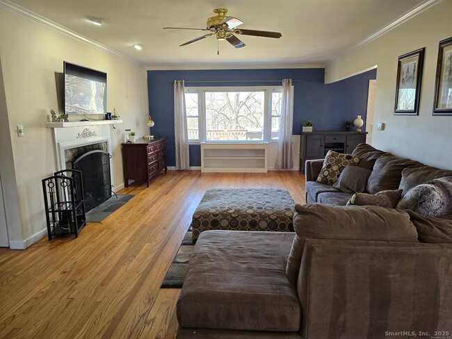 Building Photo - 856 Shagbark Dr