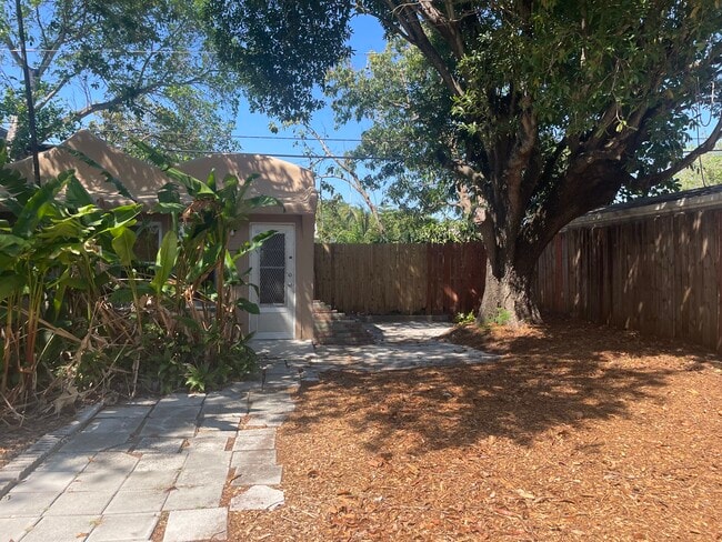 Building Photo - 2739 Fillmore St