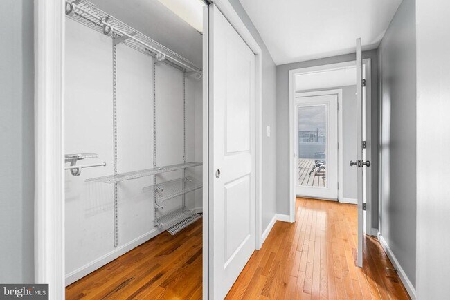 Building Photo - 1330 S Charles St