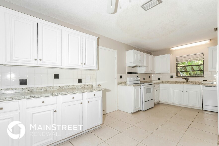 Building Photo - 646 SW Byron St