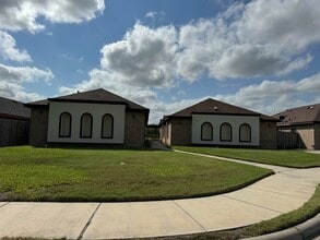 Building Photo - 3004 E Diamondhead Ave