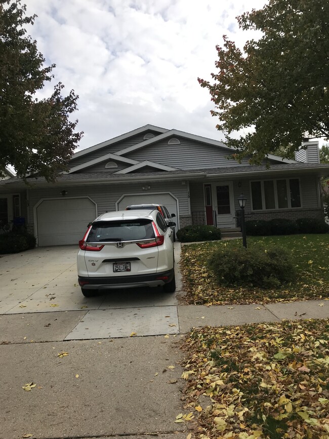 Primary Photo - 15 S Thompson Dr