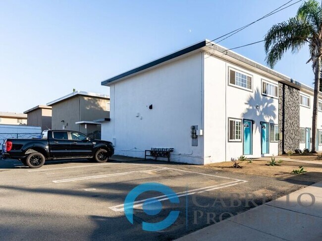 Building Photo - 595 7th St