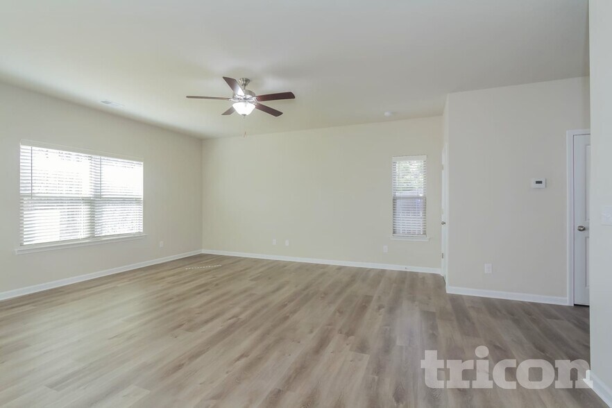 Building Photo - 106 Spring Knoll Dr